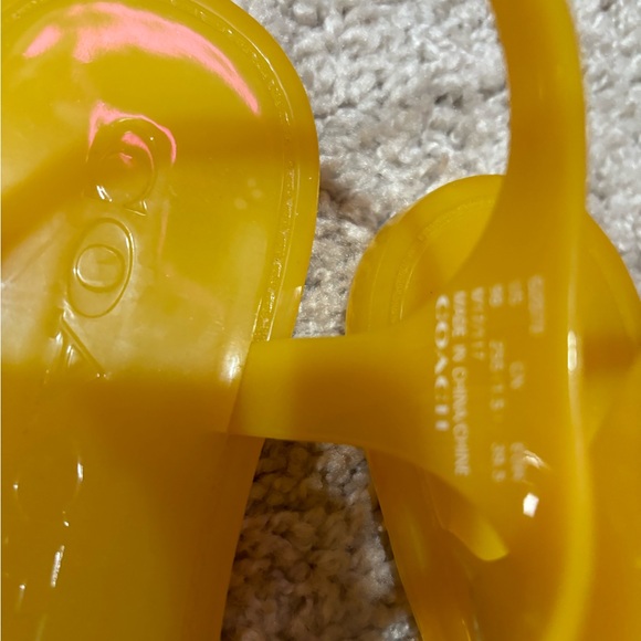 New Coach Tea Rose Jelly Sandals - Picture 6 of 7